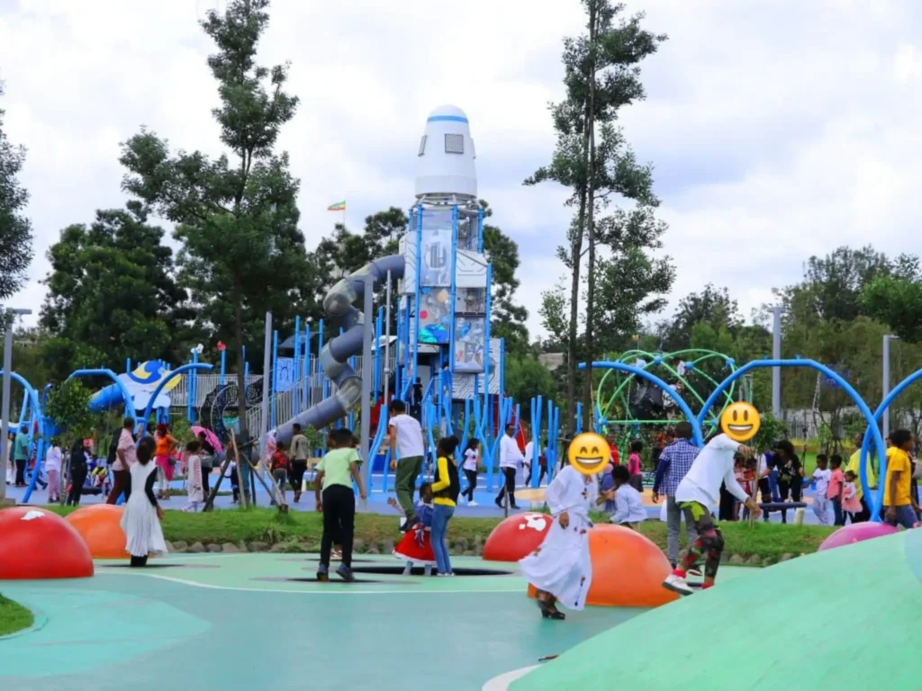 combine children’s play, fitness areas and parent child zones to serve the whole family3