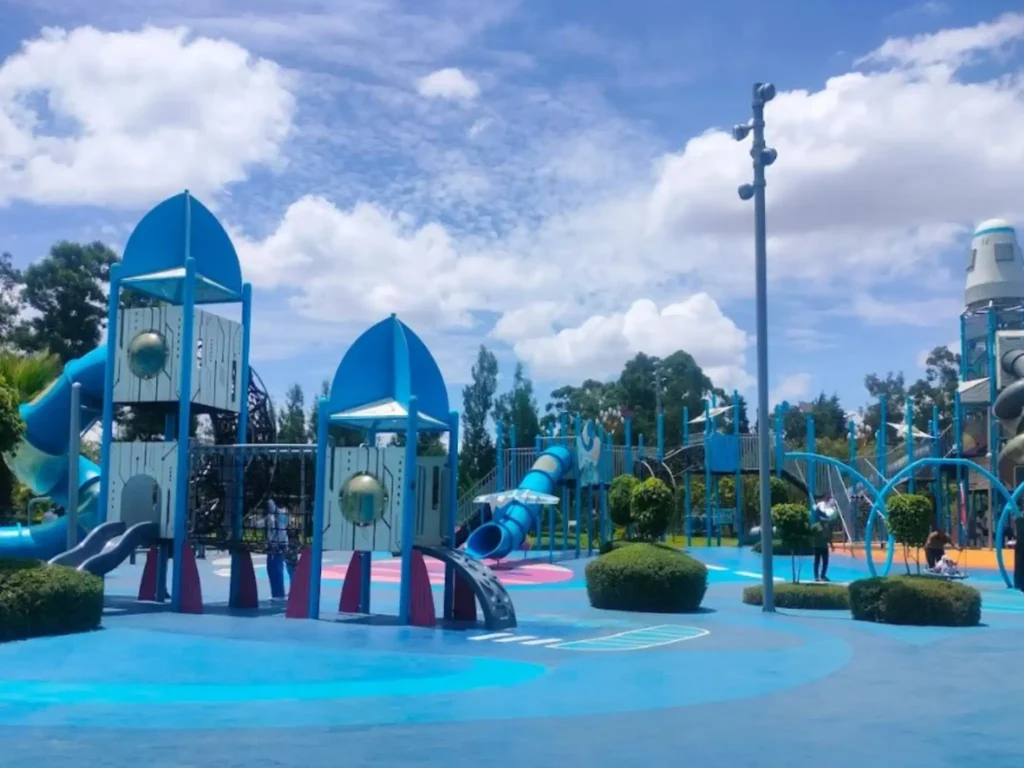 combine children’s play, fitness areas and parent child zones to serve the whole family4