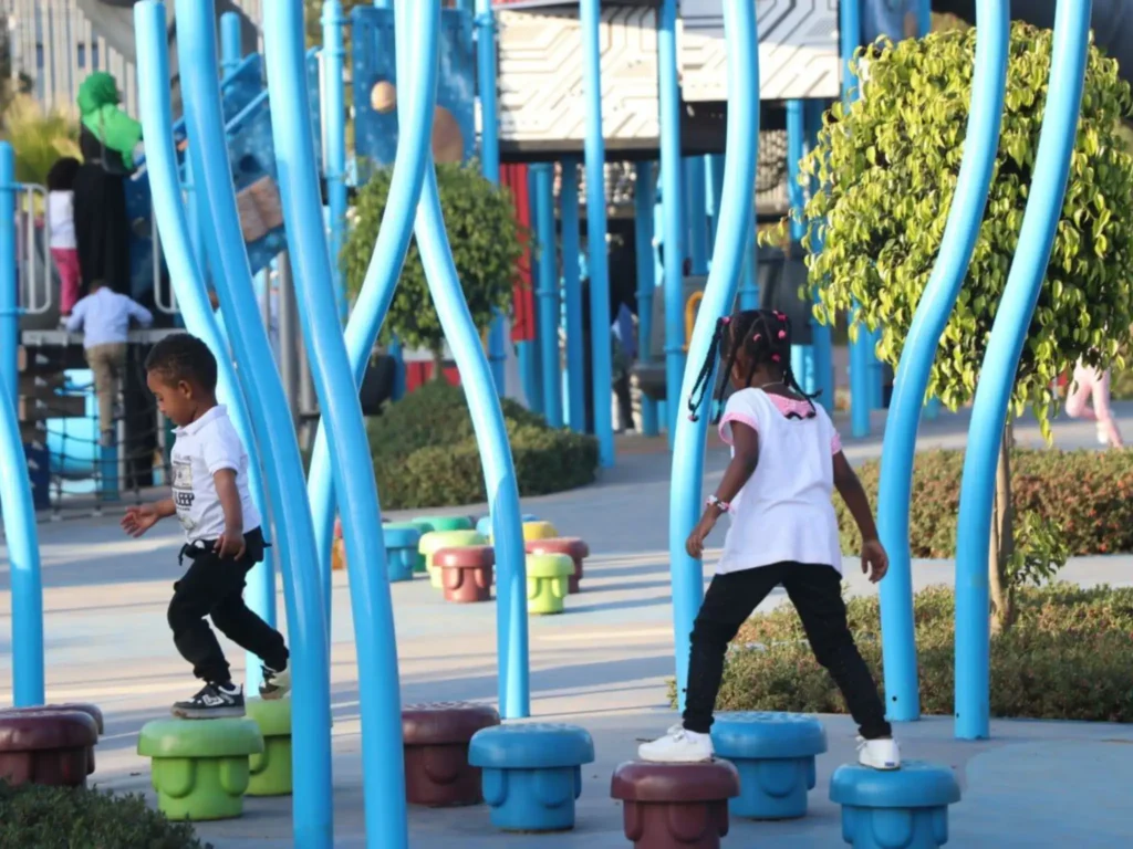combine children’s play, fitness areas and parent child zones to serve the whole family8