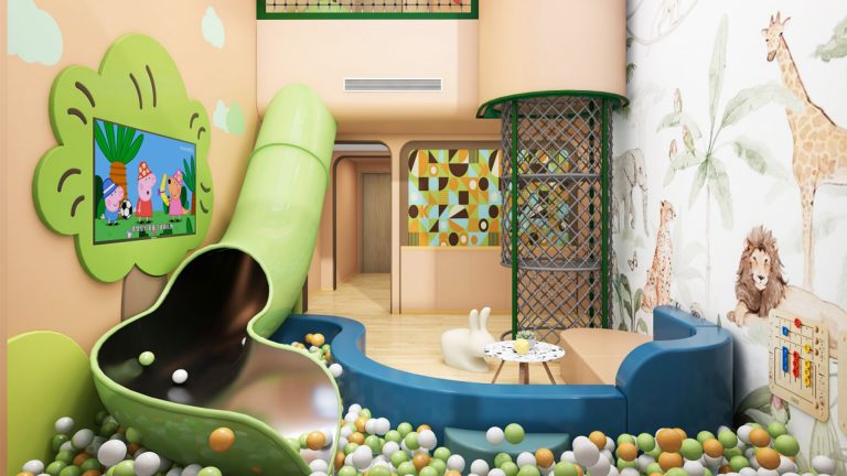 Giraffe Hotel Kids Room | The Long-Necked Forest Adventure Camp
