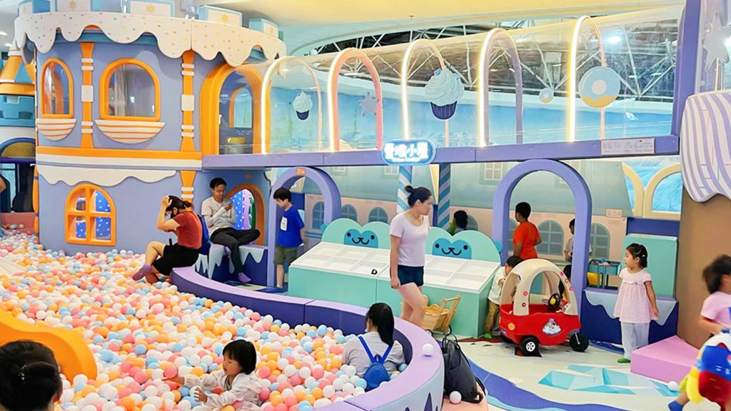 Frozen World Kids Indoor Playground in Shenzhen