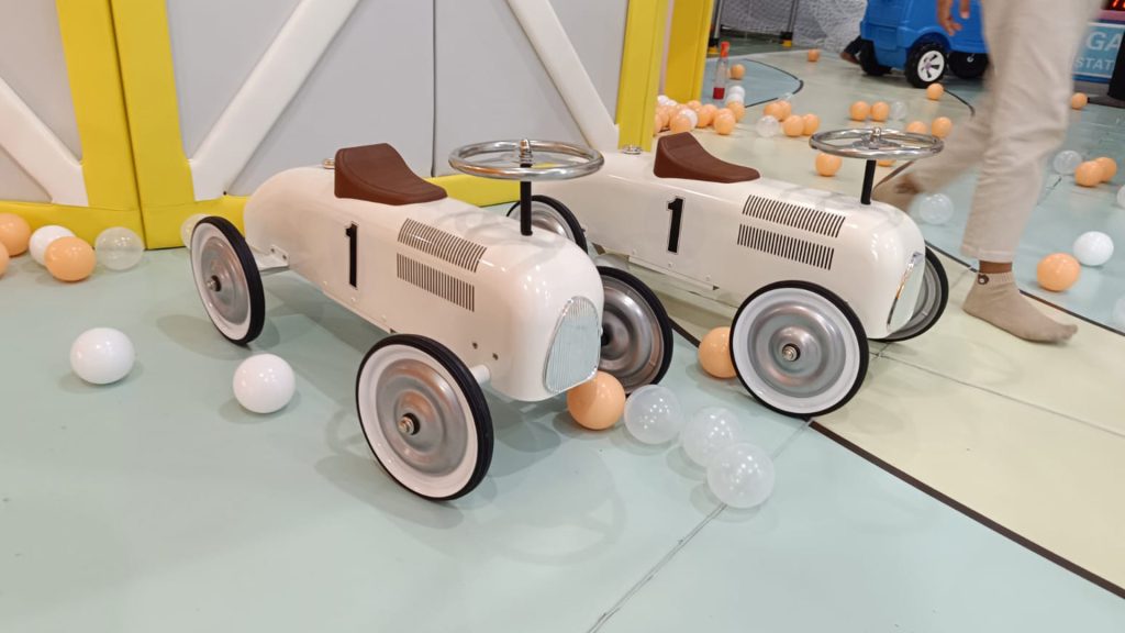 Farm Theme Playground for Warehouse