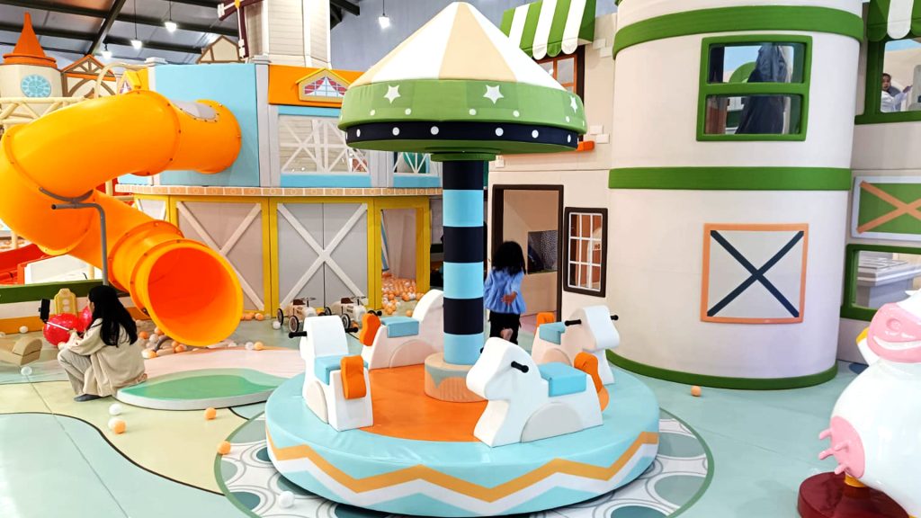 Farm Theme Playground for Warehouse